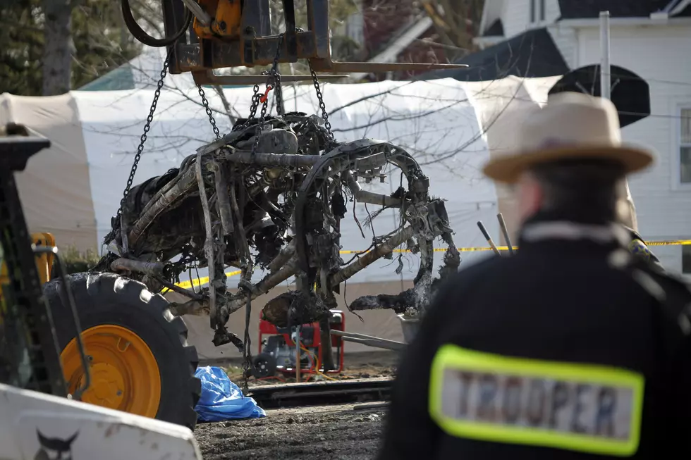 Continental Plane Crashes Into Buffalo Suburb