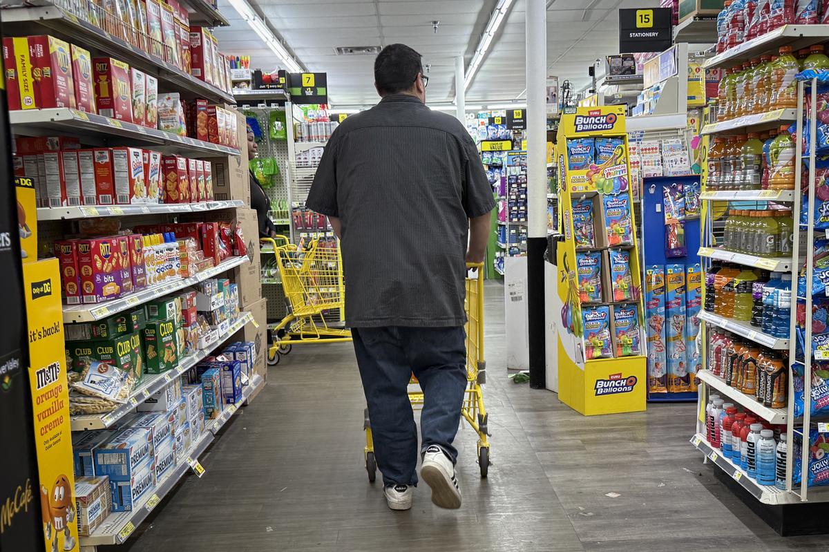 New York Man Exposes Himself At Dollar General