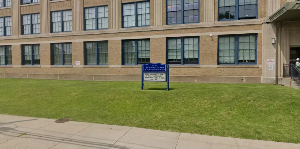First Buffalo School Closure Meeting Leaves Parents With Lots Of Questions