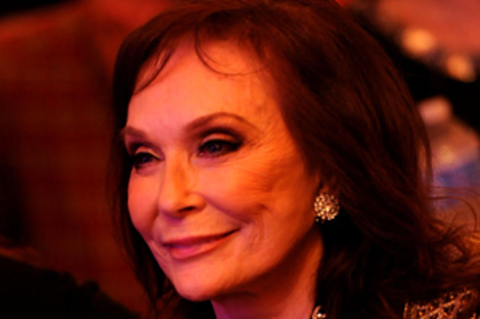 Loretta Lynn Recovering at Home After Hospitalization