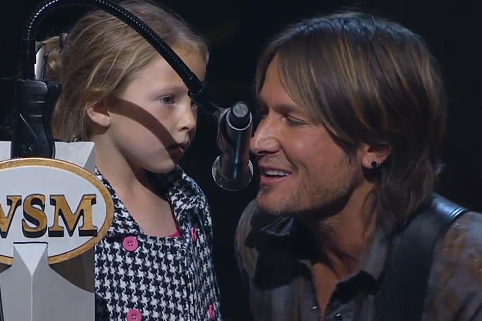 Keith Urban Sings With Little Girl Onstage at the Opry