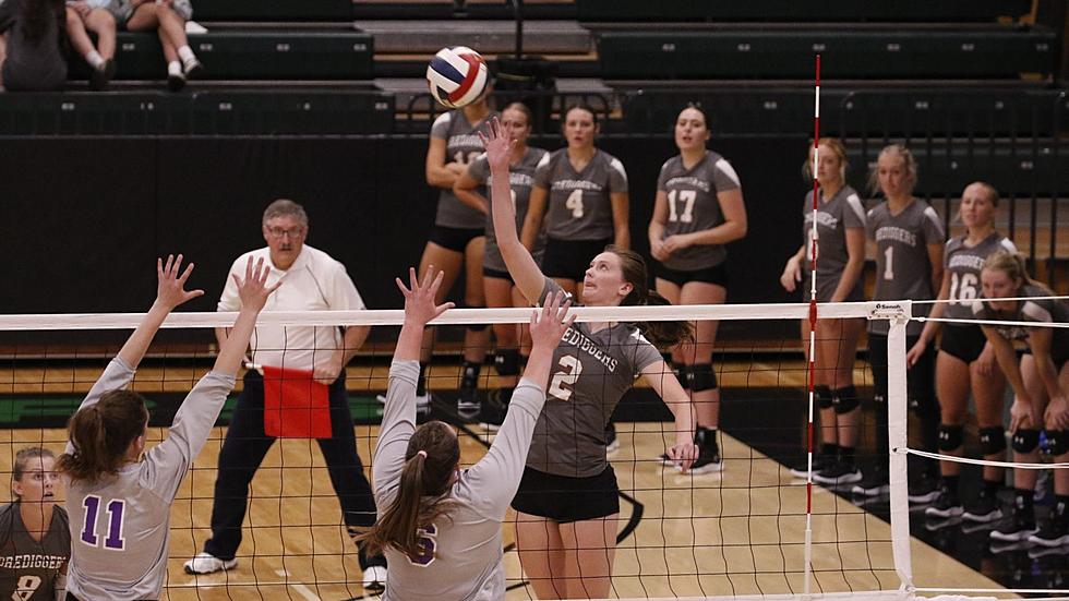 Montana Tech Volleyball rolls into Top Ten in Coaches Poll