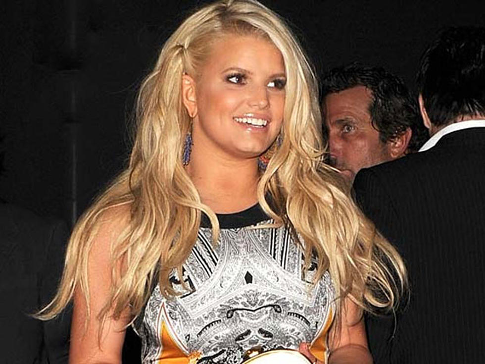 Was Jessica Simpson ‘Drunk Swaying’ at Adele Concert?