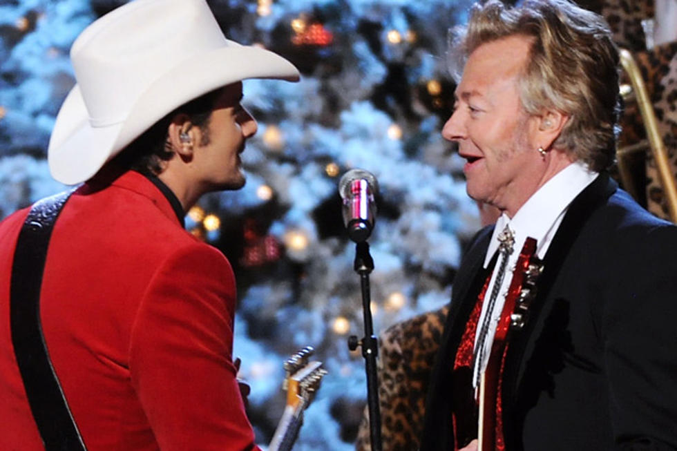 Brad Paisley and Brian Setzer Perform Two Songs on ‘CMA Country Christmas’ Special
