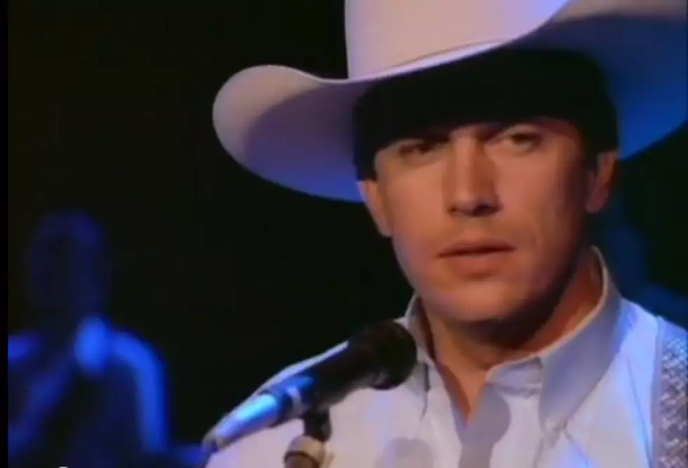 George Strait ‘You Look So Good In Love’ KLAW Classic [VIDEO]
