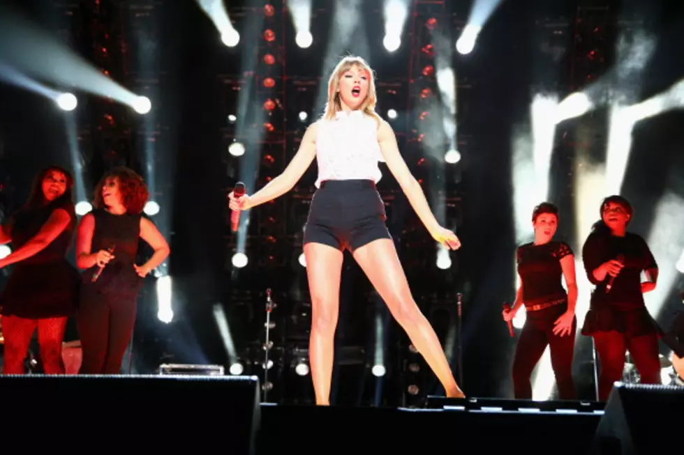 Taylor Swift Gives Concert Crowd Extra Surprise