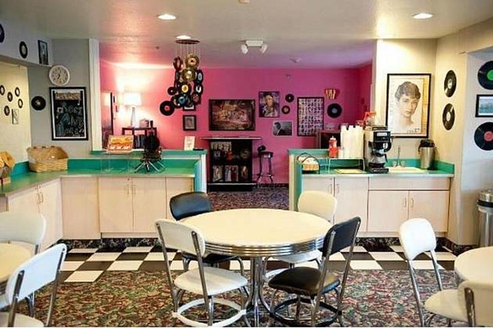 Take a Vintage Vacation at This Oklahoma 1950’s Retro Hotel and Travel Back in Time