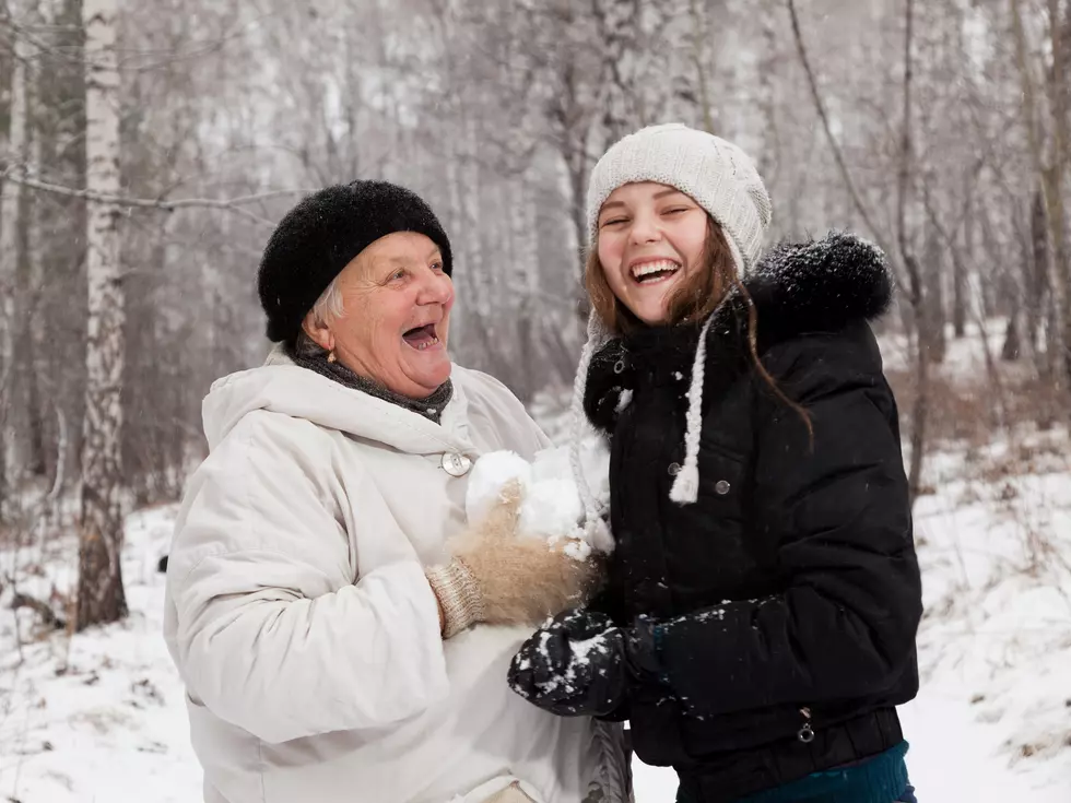 play snowballs