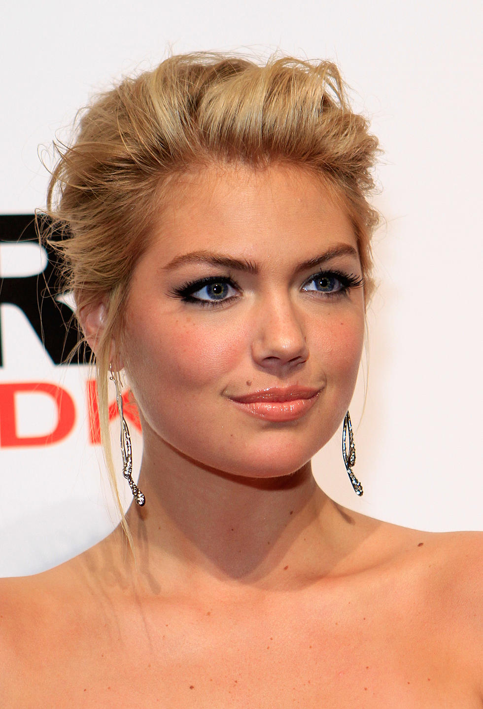 Honey, Can We Go Out for Burgers Tonight? Kate Upton [VIDEO]