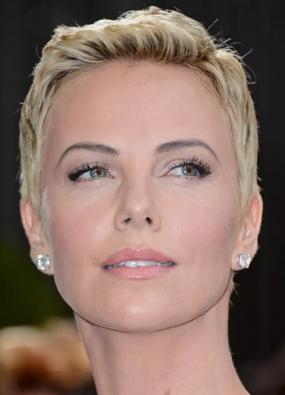 6 Shocking Facts You Won&#8217;t Believe About Charlize Theron!