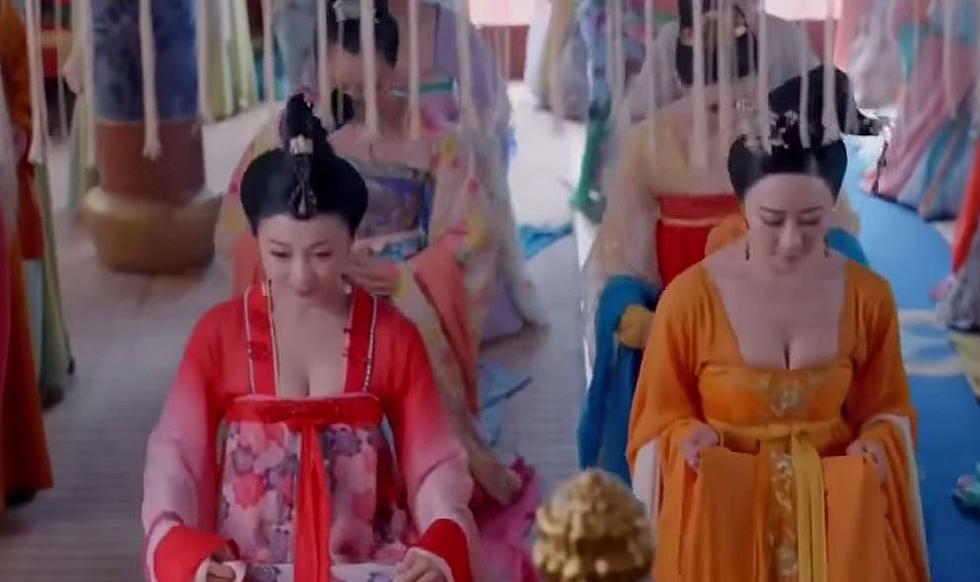 Chinese Censors Edit Cleavage From No. 1 TV Show — A Historically-Accurate Period Drama [VIDEO