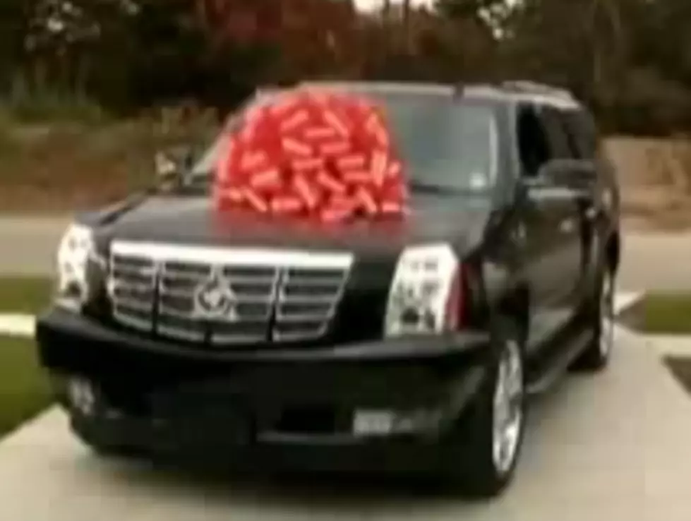 Ungrateful Wife Gets a Christmas Present [VIDEO]