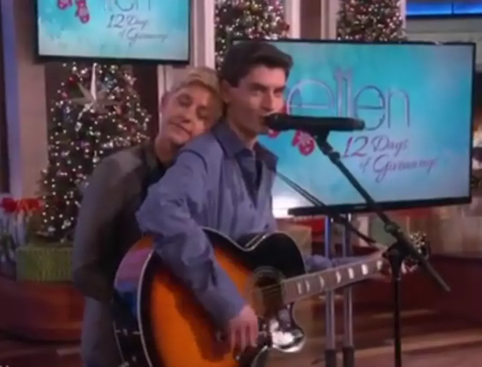 He Sings Blue Christmas and Melts Ellen!
