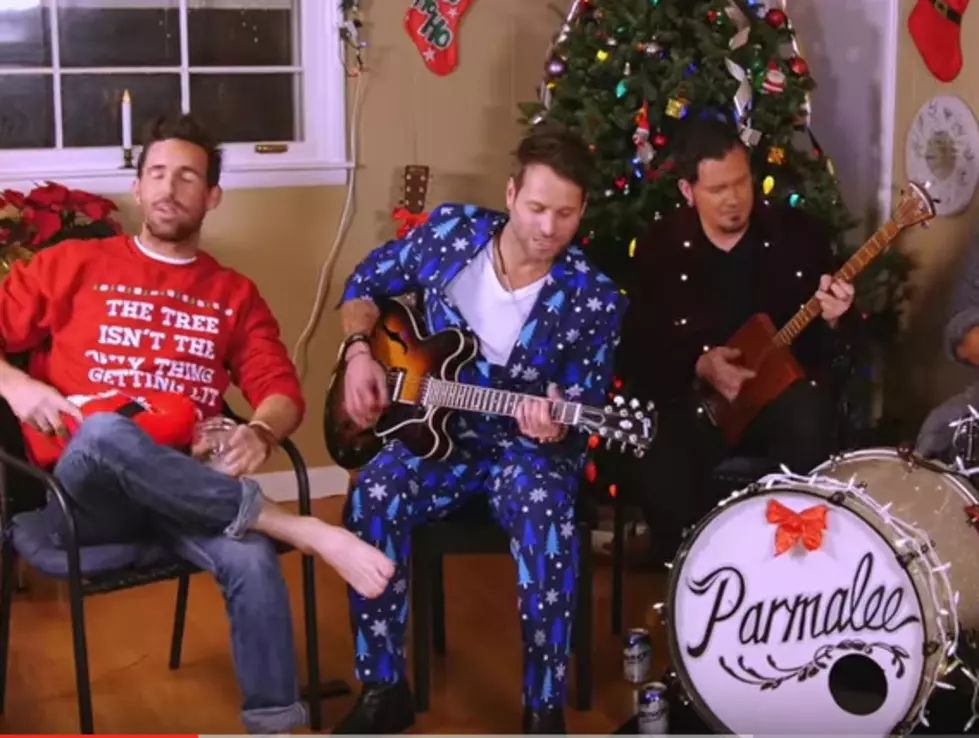 Jake Owen &#038; Parmalee Sing &#8216;Christmas Spirits&#8217;
