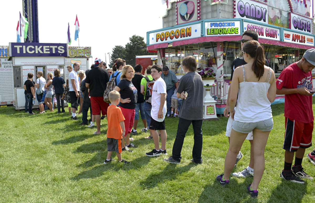 How to Win 4 Tickets to the Fair (With Wristbands & Parking)