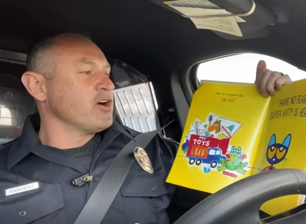 Kennewick Police Read Story Books to Your Kids