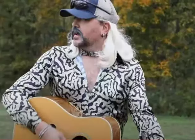 Jason Aldean Goes All Out Tiger King for Halloween! [VIDEO]