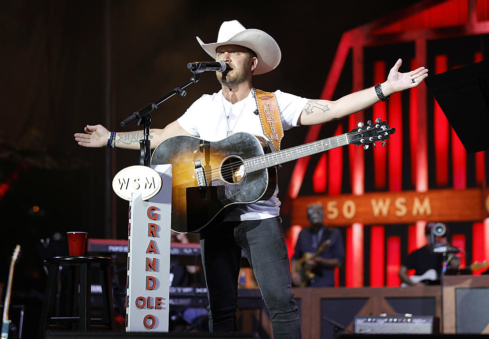 1027 KORD Welcomes Justin Moore to the Toyota Center in Kennewick