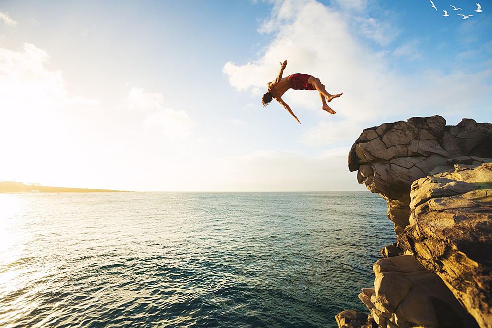 These Cliff Jumping Sites in Washington Are For the Brave Only