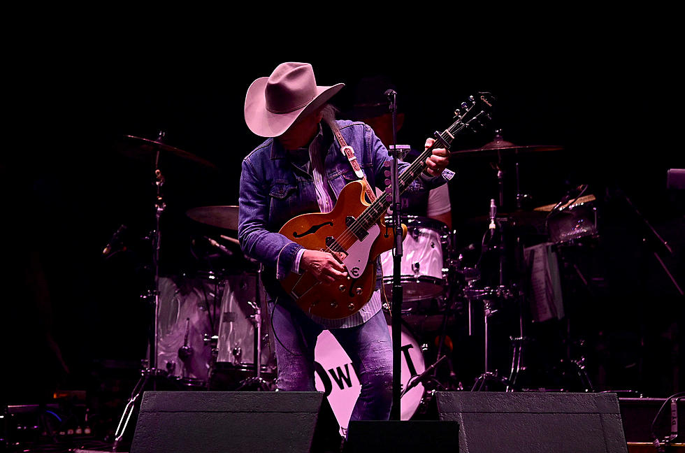 KORD Welcomes Dwight Yoakam to Kennewick, Win Tickets