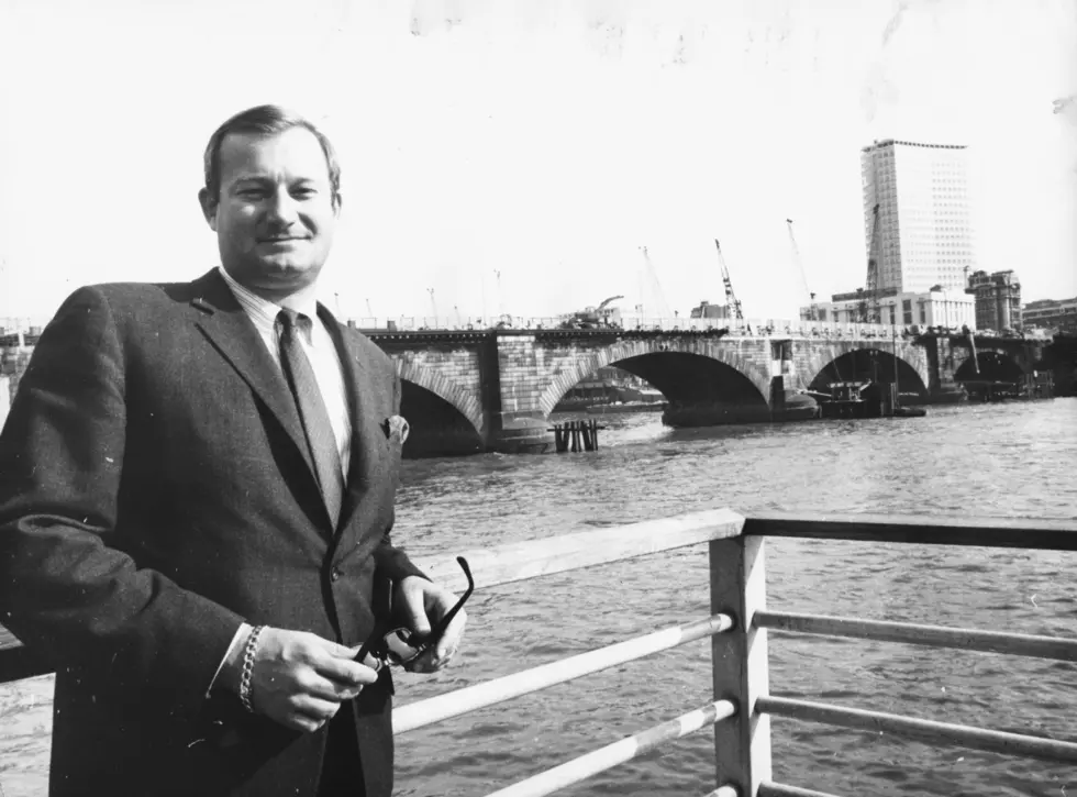 Robert McCulloch in front of the London Bridge. / Jim Gray, Getty Images
