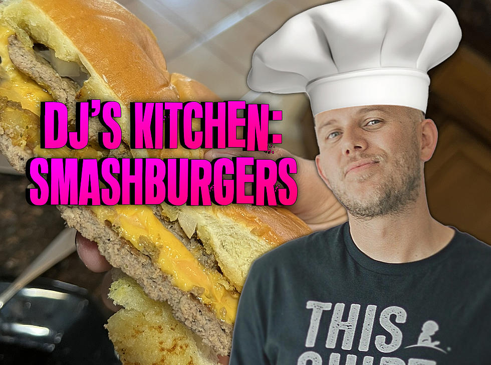 DJ’s Kitchen: DELICIOUS Homemade Smashburgers!