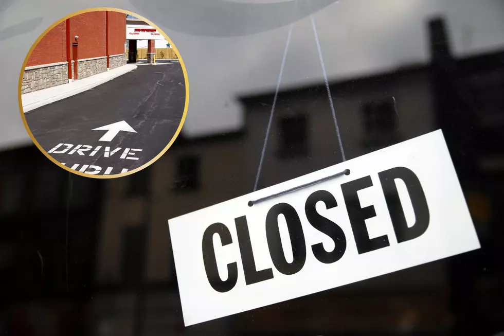 Closed on Sunday-Canva
