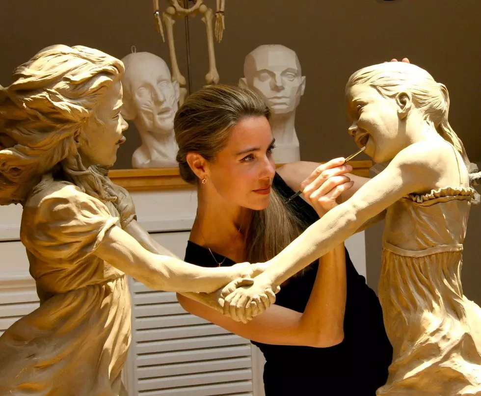Renowned artist Angela Mia De la Vega donates sculpture to City of St. George