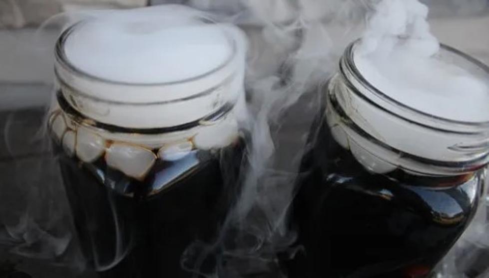 Delish Thursday: Homemade Root Beer With Dry Ice ... Yes, Please!