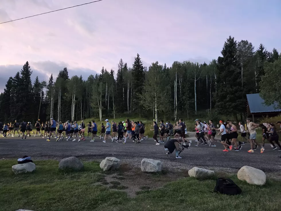 Runners Leaving Wood Ranch Saturday morning / Dr. T