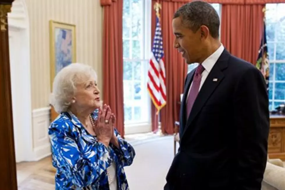 Best Photos of the Week – Betty White Meets Obama, Waterskiing Squirrel and More