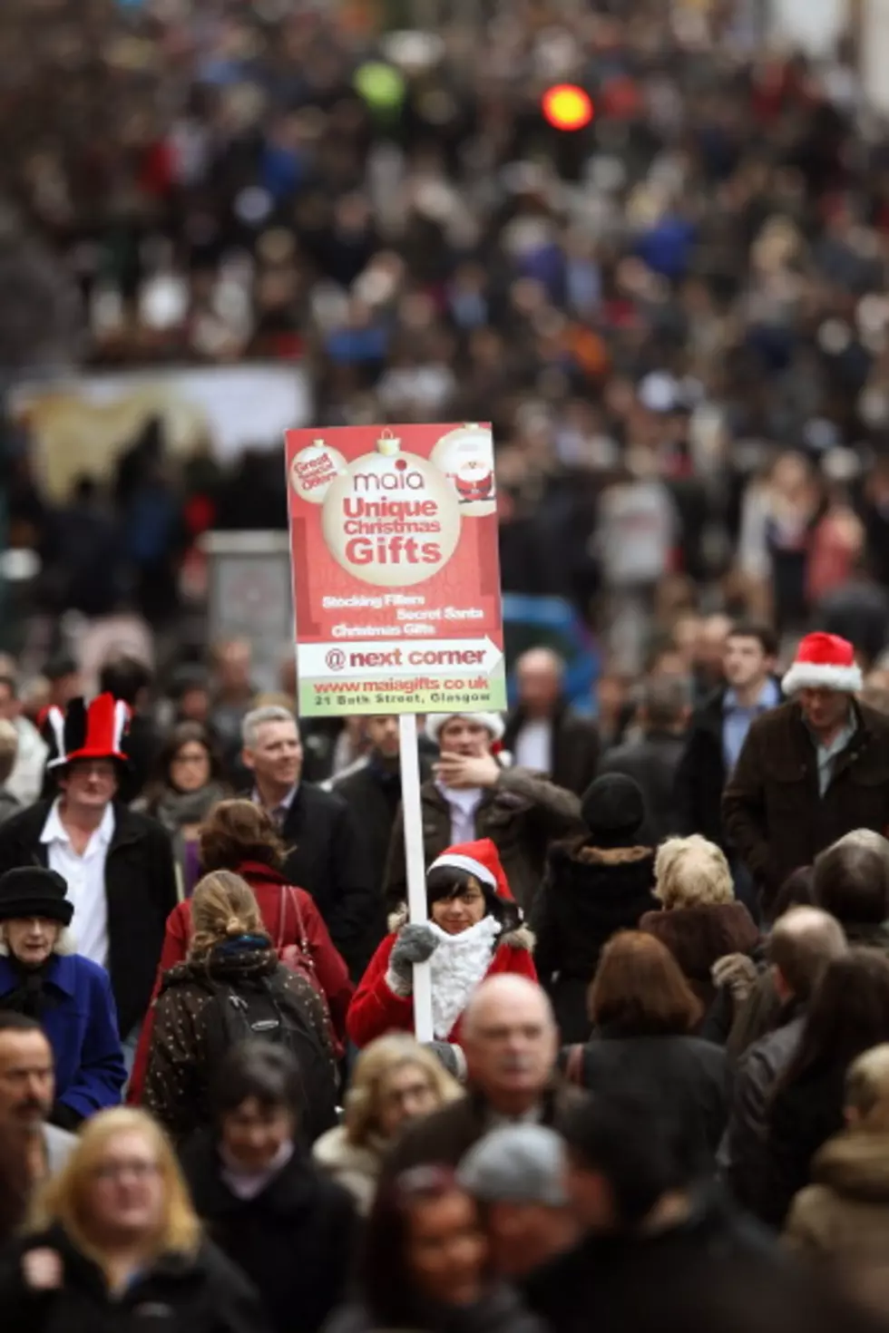 Pick the Right Day for Smaller Crowds When Christmas Shopping