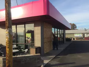 Suspects Steal ATM At Baskin Robbins In West Yakima