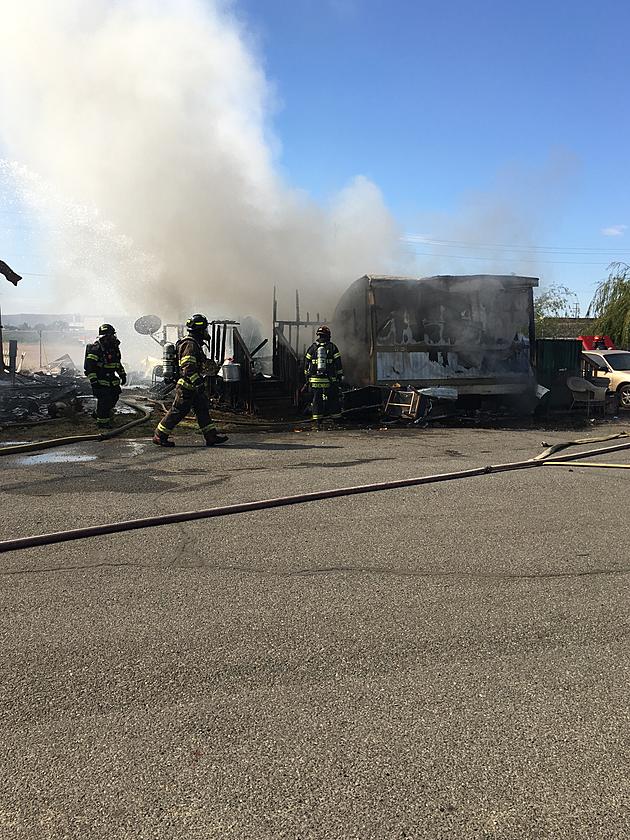 Fire Burns Two Mobile Homes On Gordon Road In Yakima