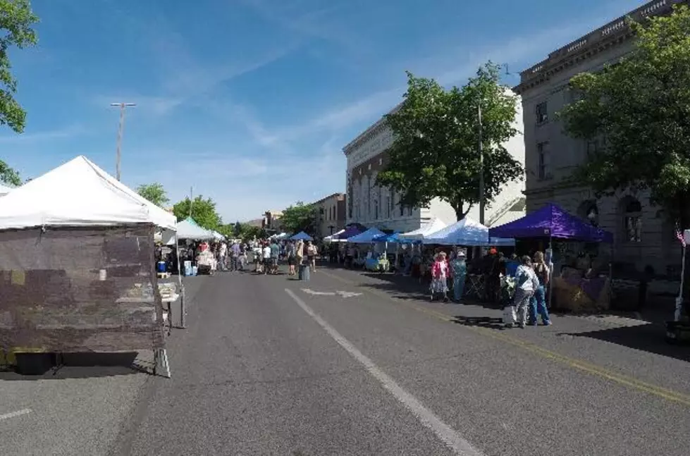 The Downtown Yakima Farmers Market Welcomes Moms on Sunday