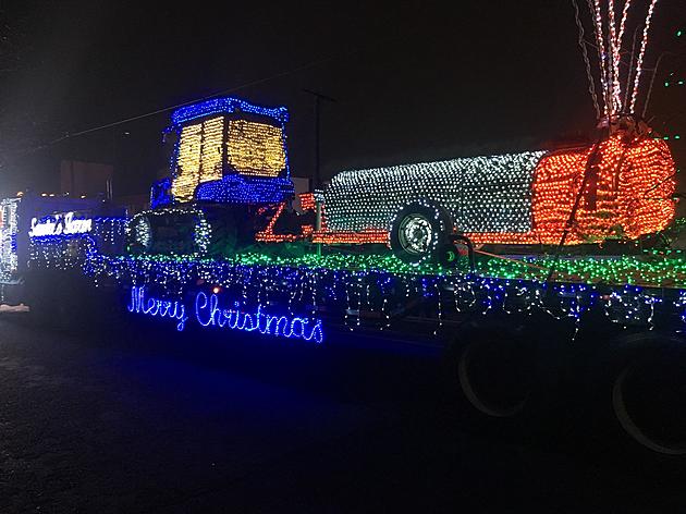 Thousands Enjoy Christmas Light Parade 2019