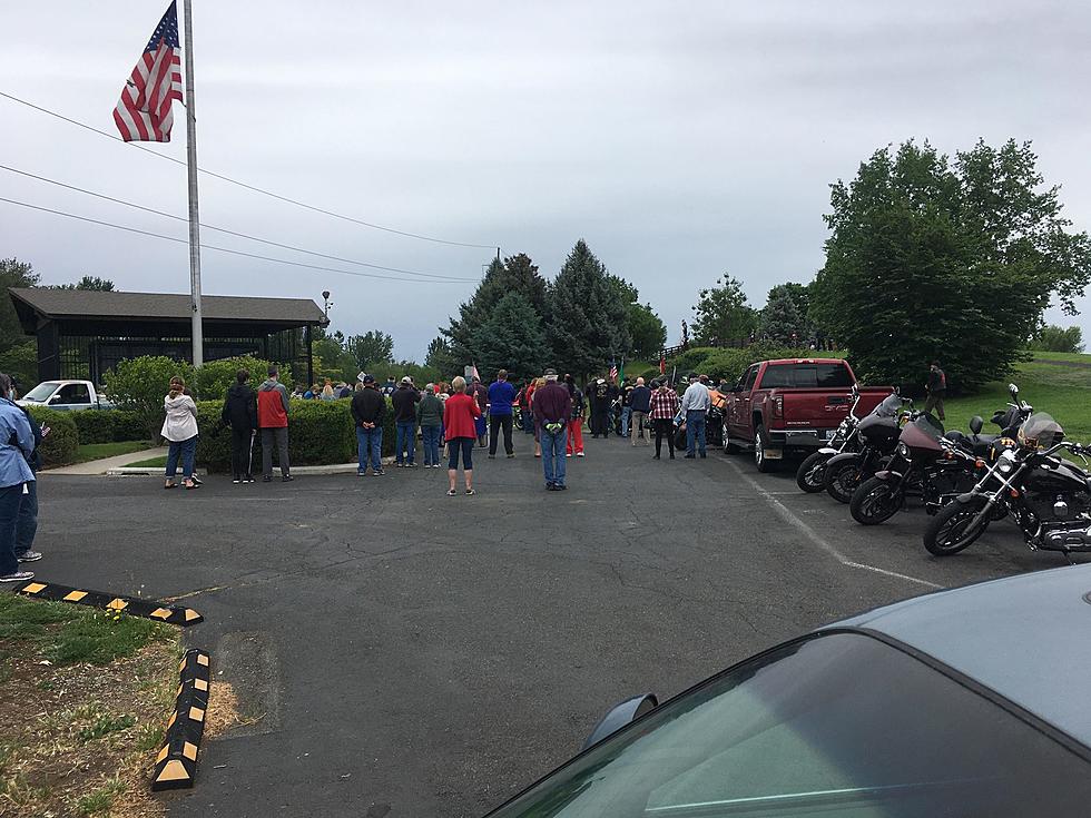 Crowd Gathers For Memorial Day Service in Yakima