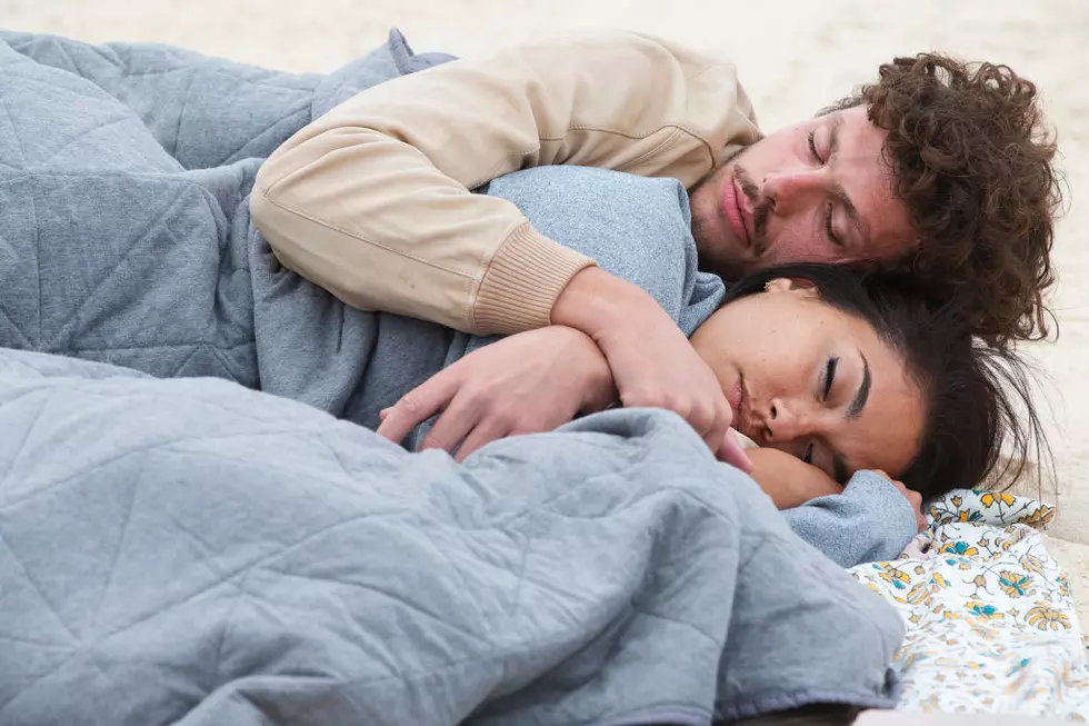 Couples Who Sleep Together Are Healthier And Much Less Depressed