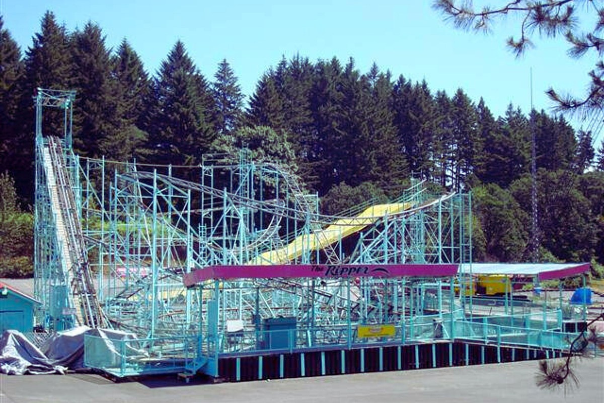 12 theme parks and water parks in the Pacific Northwest - Oregon,  Washington and Idaho