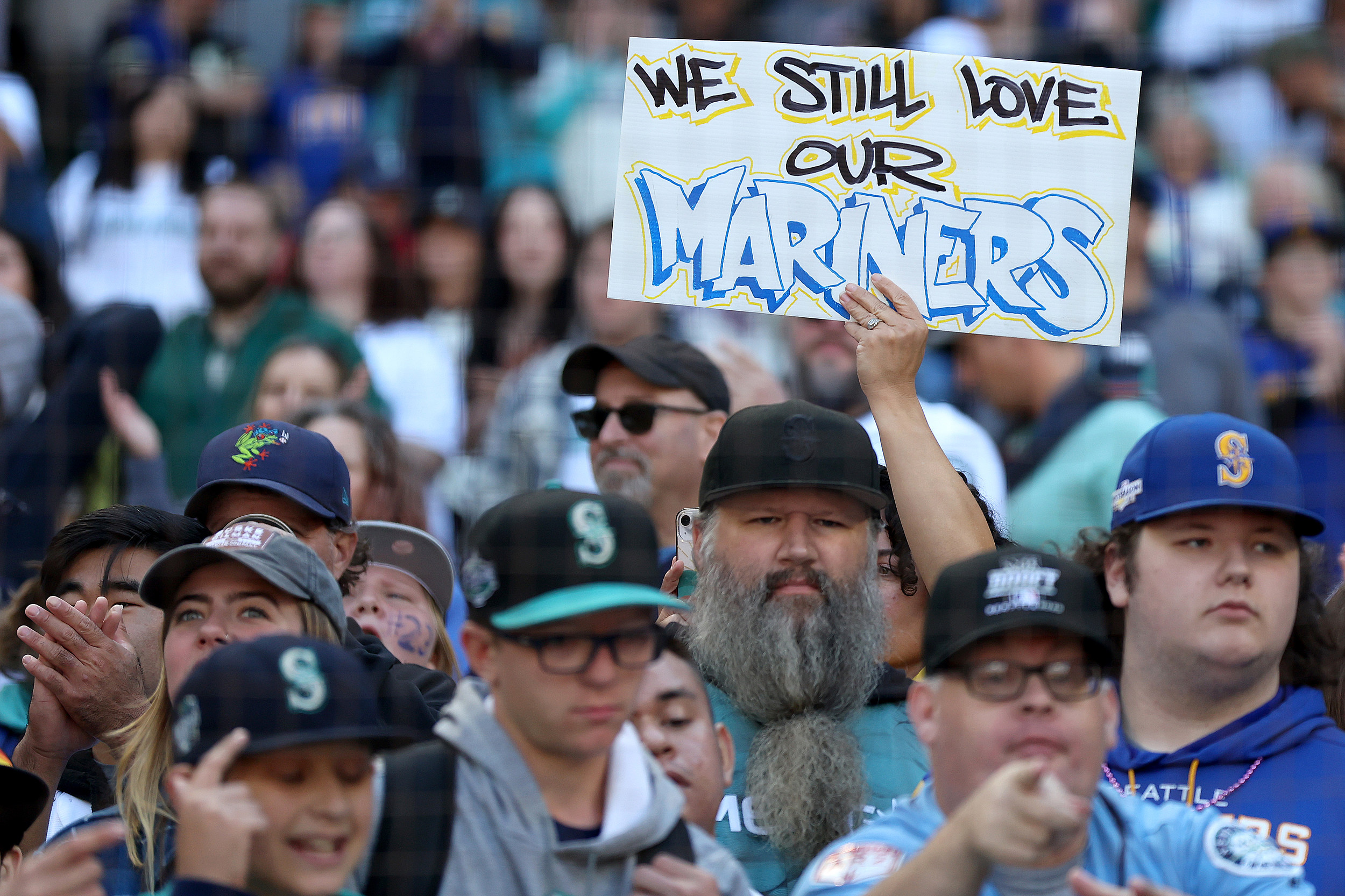 Mariners' Julio Rodriguez, Alaska Airlines agree to awesome new sponsorship  fans will love