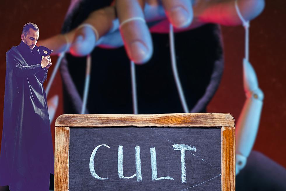 These 11 Fascinating Oregon Cults Are Hiding in Plain Sight