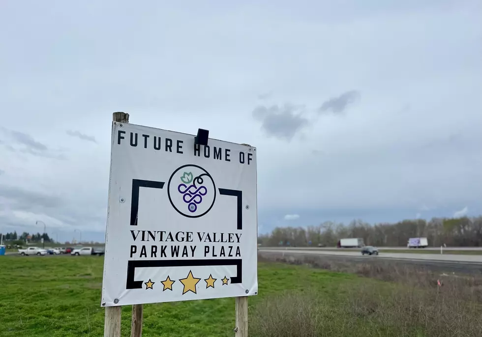 The New Vintage Valley Plaza in Zillah Holds Groundbreaking