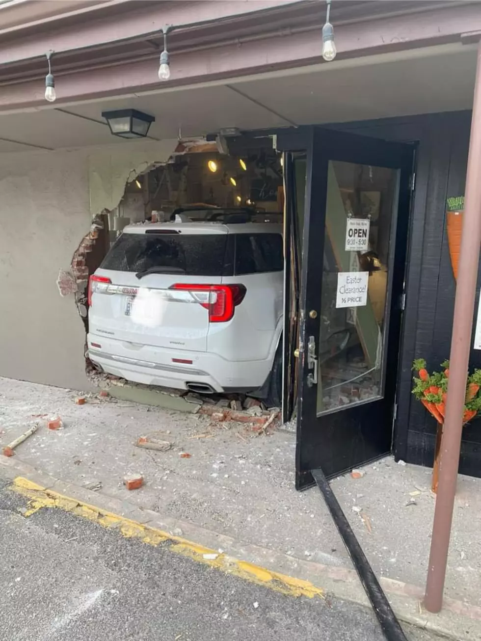 SUV Driver Crashes Into Front Door of Fiddlesticks in Yakima