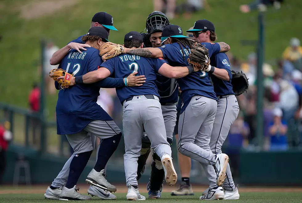 Refsnyder, Rodríguez hit 3-run HRs moves Mariners into 1st place in AL West