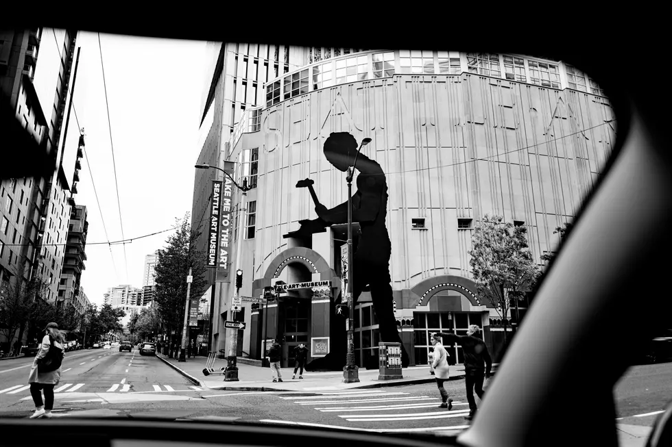 Most Locals Have No Idea This Hidden Rule Controls Seattle’s ‘Hammering Man’