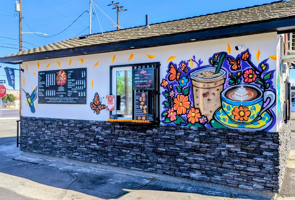 Las Toxicas - New Bikini Barista Stand in Yakima