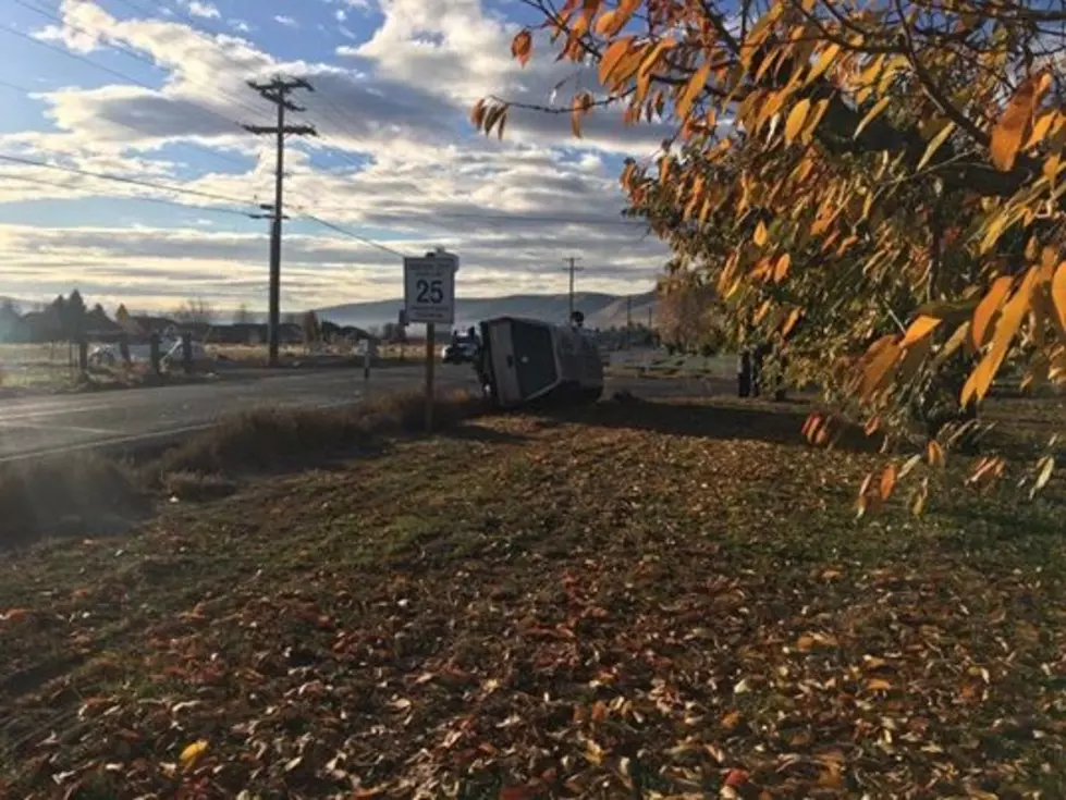 Two injured after Benton City driver runs stop sign