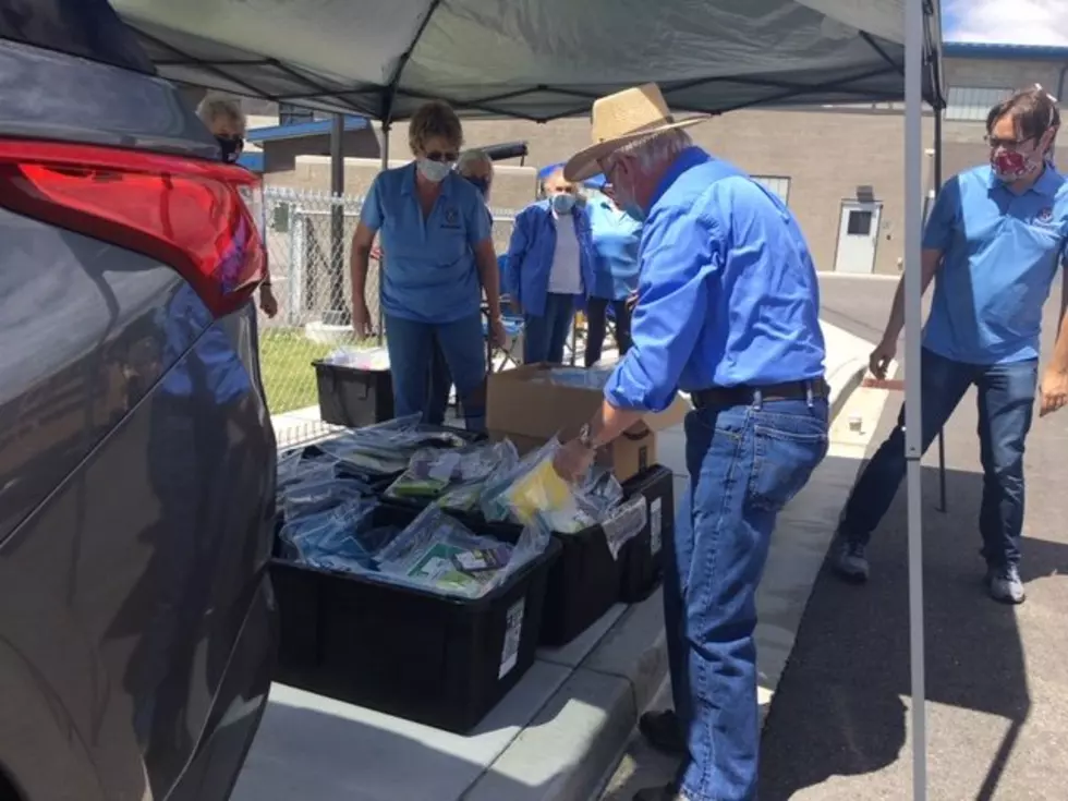 Students receive summer school supplies in Richland