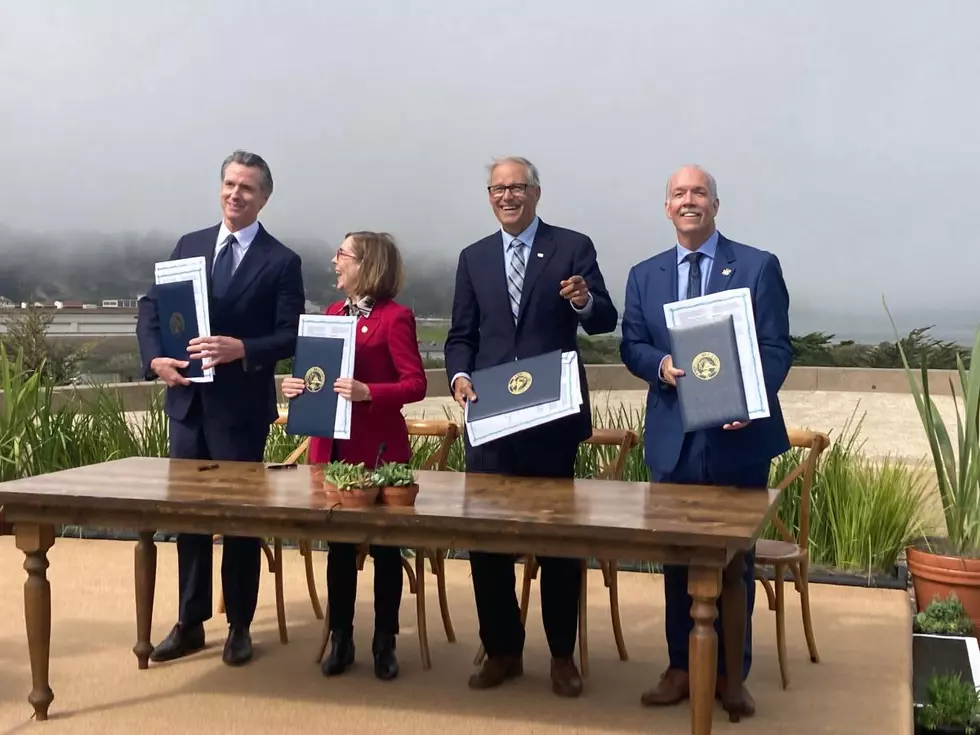 Inslee Signs Climate Agreement with OR, CA and BC