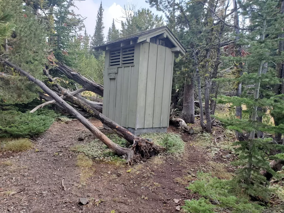 Is the World&#8217;s Highest Outhouse in Oregon?